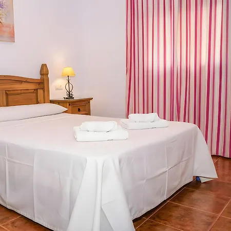 Piscina Privada Aire Acondicionado Agua Salada Y Vallada Solo Alquilamos A Familias Horská chata *