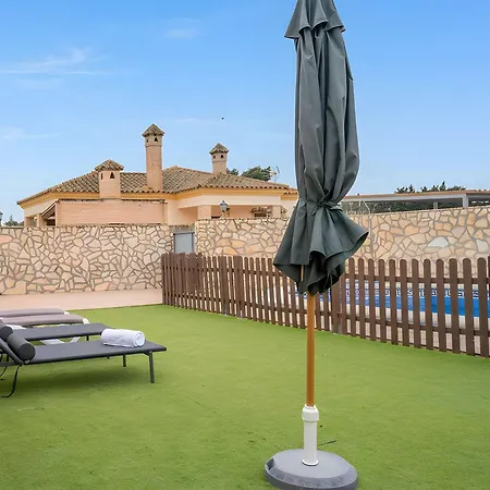 Piscina Privada Aire Acondicionado Agua Salada Y Vallada Solo Alquilamos A Familias Horská chata